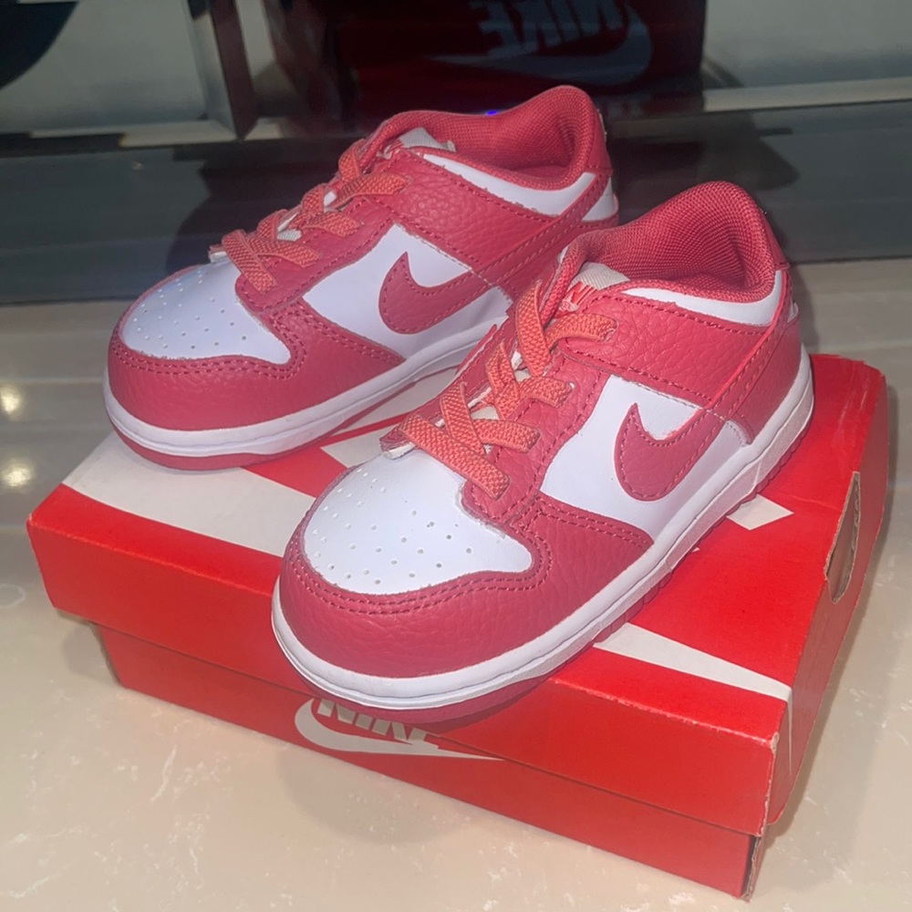 Nike low dunks rose toddler pink 8c